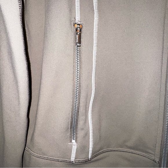 NWOT Lululemon Athletica Define Track Jacket Luon - Warm Ash Grey/White - Size 8 - Picture 7 of 11